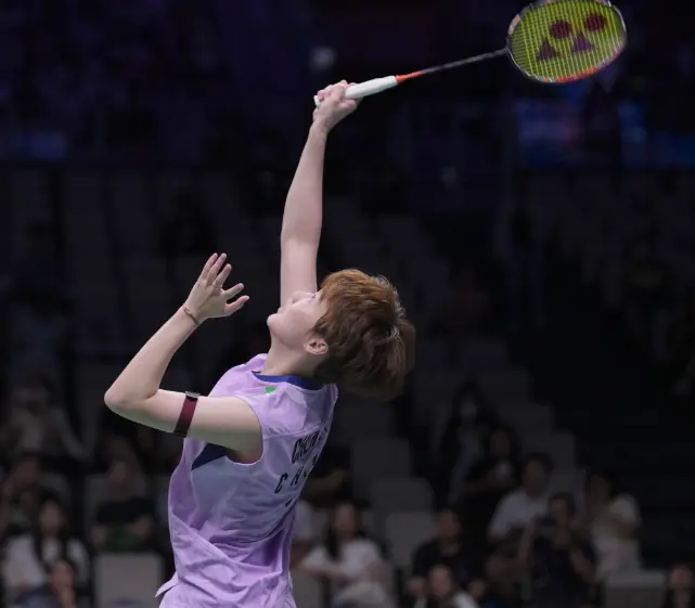 横扫丹麦名, 首局比赛开